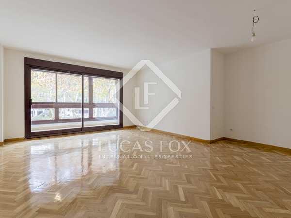 156m² apartment with 15m² terrace for sale in Pozuelo