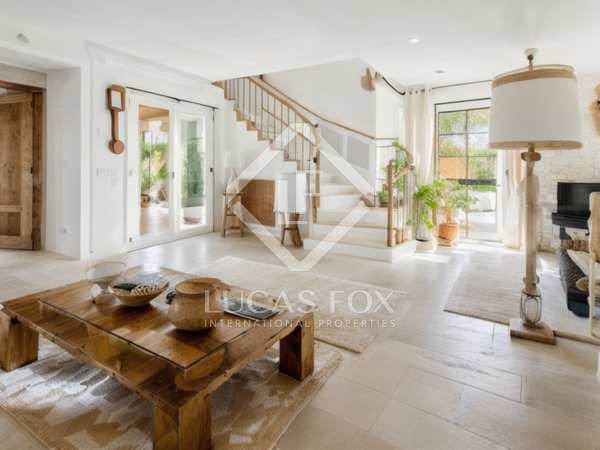 348m² house / villa with 100m² garden for sale in Golf-Can Trabal