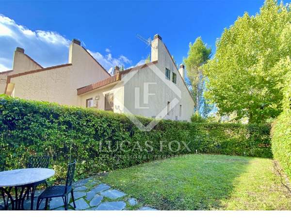 Casa / vila de 158m² with 52m² Jardim para arrendar em La Moraleja