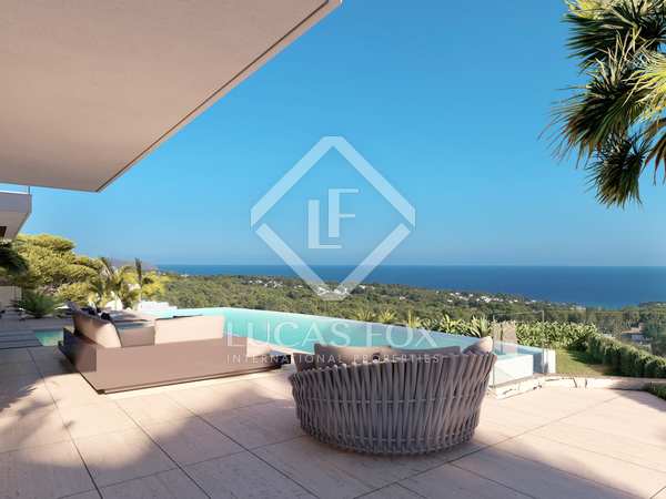 695m² house / villa with 735m² garden for sale in Calpe