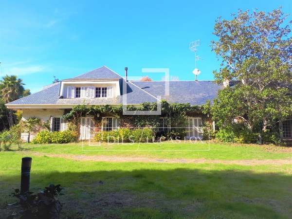 Casa / Vila de 1,547m² à venda em Godella / Rocafort