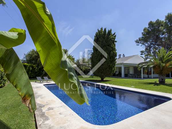 723m² house / villa with 115m² terrace for sale in Godella / Rocafort