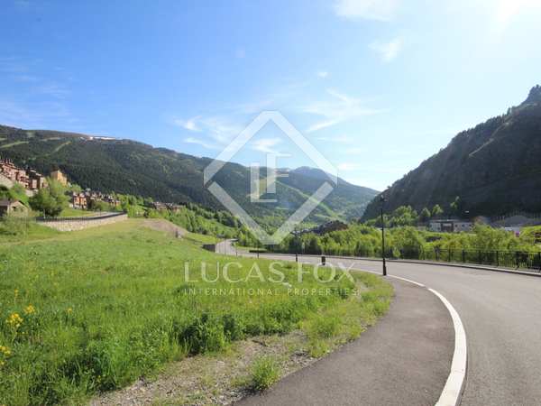653m² Plot for sale in Grandvalira Ski area, Andorra