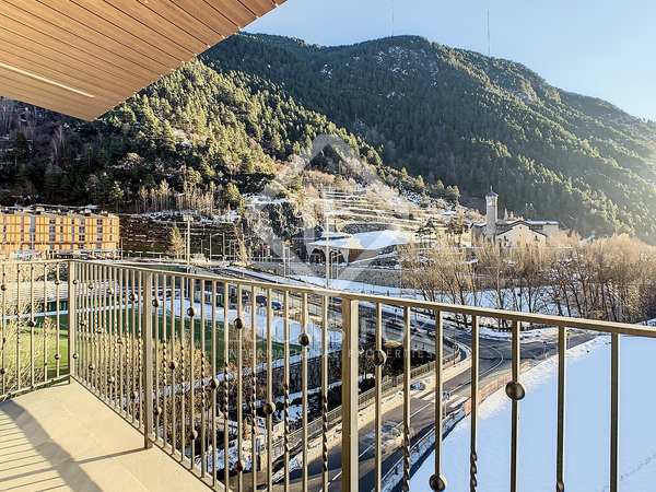 233m² apartment with 6m² terrace for sale in Grandvalira Ski area