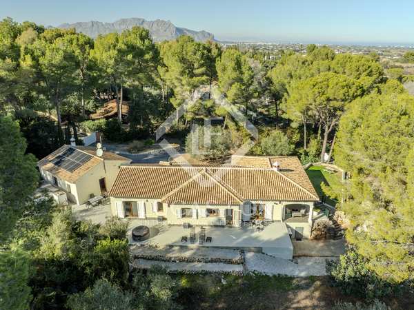 247m² house / villa for sale in La Sella, Costa Blanca