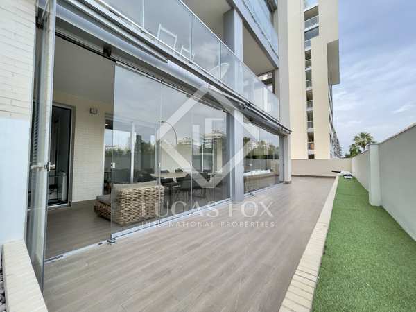 150m² apartment with 60m² terrace for sale in Playa San Juan