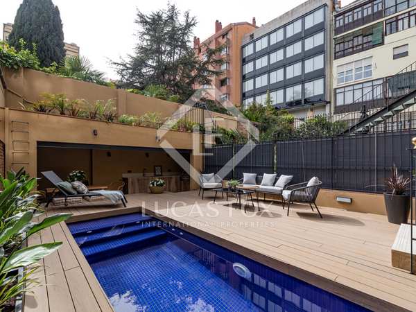 150m² apartment with 50m² terrace for sale in Eixample Left