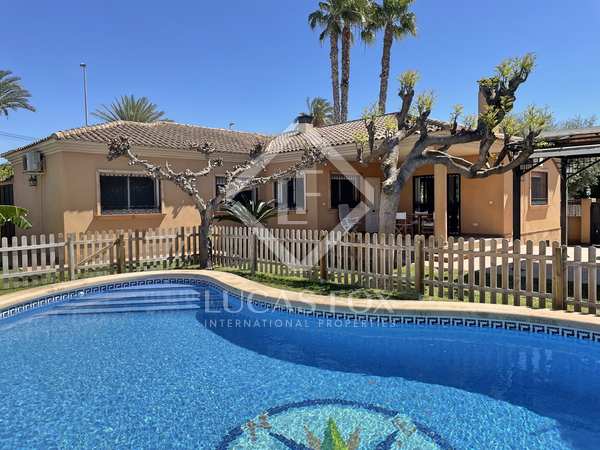 264m² house / villa for sale in Playa Muchavista, Alicante