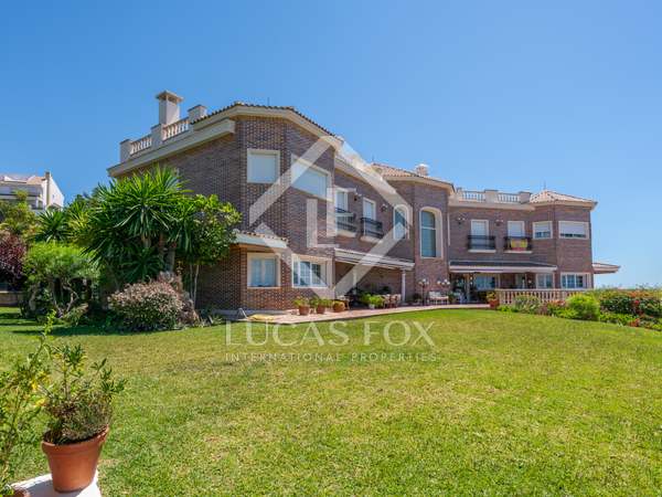 2,148m² house / villa with 200m² terrace for sale in East Málaga