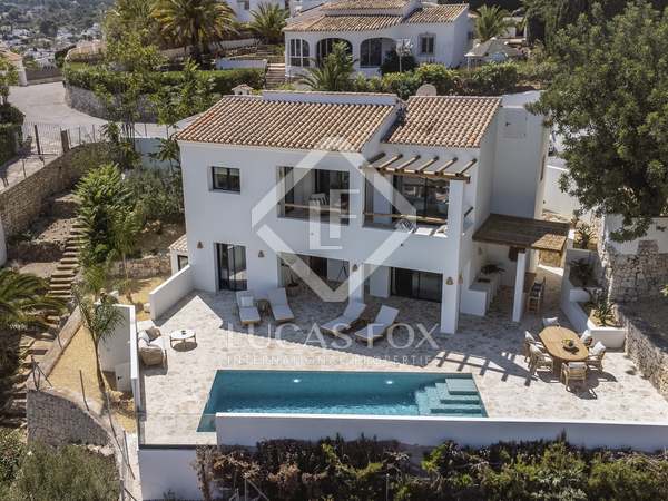 Villa van 196m² te koop in Jávea, Costa Blanca