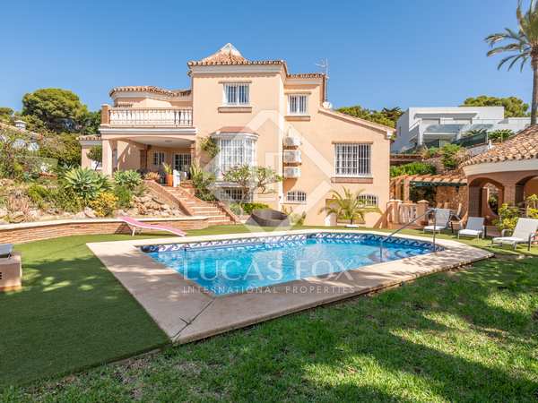 Huis / villa van 428m² te koop in El Candado, Malaga