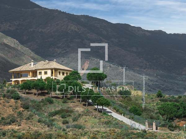 5-sovrums lantvilla till salu i Estepona, Andalusien