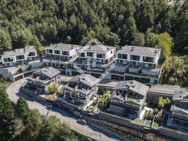 407m² house / villa with 73m² garden for sale in La Massana