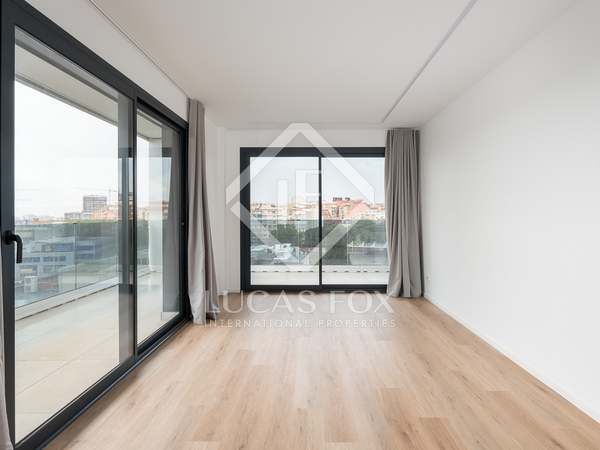 62m² apartment with 31m² terrace for sale in Esplugues