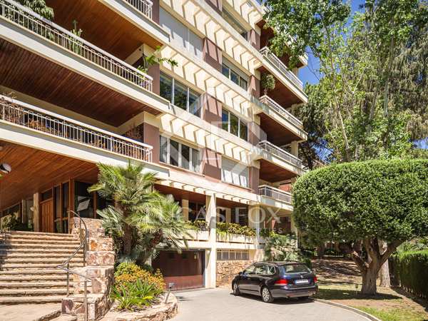 Appartement van 176m² te koop met 50m² terras in Pedralbes