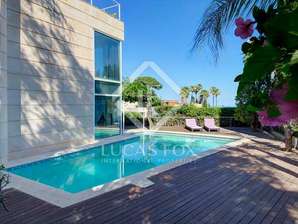 639m² house / villa with 350m² garden for sale in Esplugues