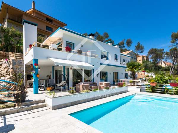 260m² house / villa for sale in Olivella, Barcelona