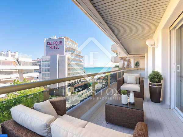 118m² apartment with 35m² terrace for sale in Sitges Town