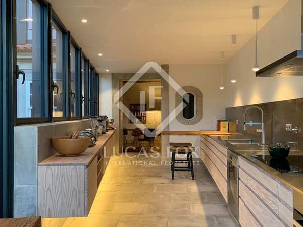 235m² apartment with 85m² garden for sale in Porto