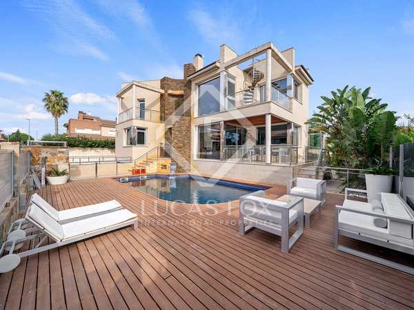 Villa van 432m² te koop in Cambrils, Tarragona