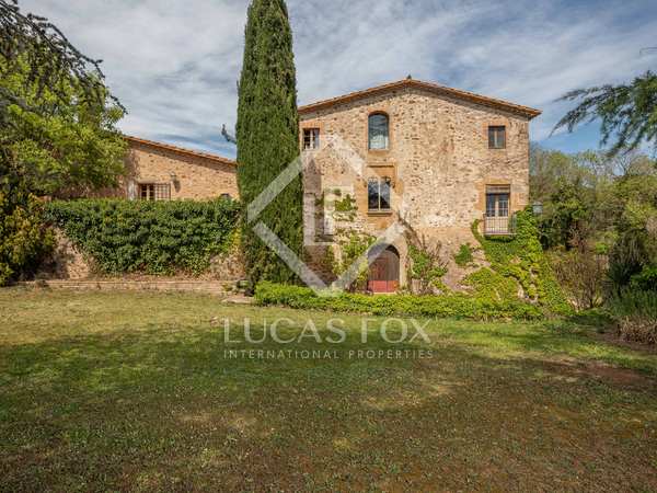 Luxury inland Costa Brava country property to buy near Girona