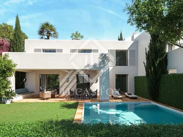 Villa van 209m² te koop met 742m² Tuin in Sotogrande