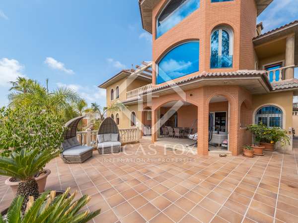 Villa van 604m² te koop in Cabo de las Huertas, Alicante