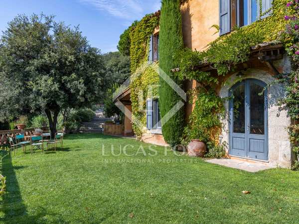 400m² house / villa with 24,600m² garden for sale in Sant Andreu de Llavaneres