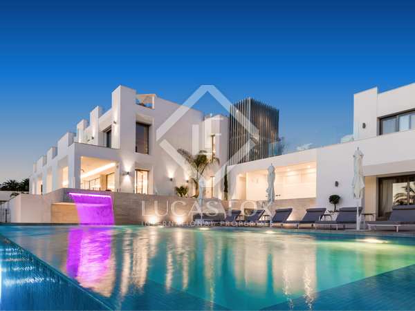 1,150m² house / villa for sale in Nueva Andalucía