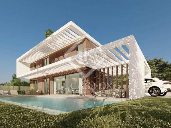 274m² hus/villa med 68m² terrass till salu i Higuerón