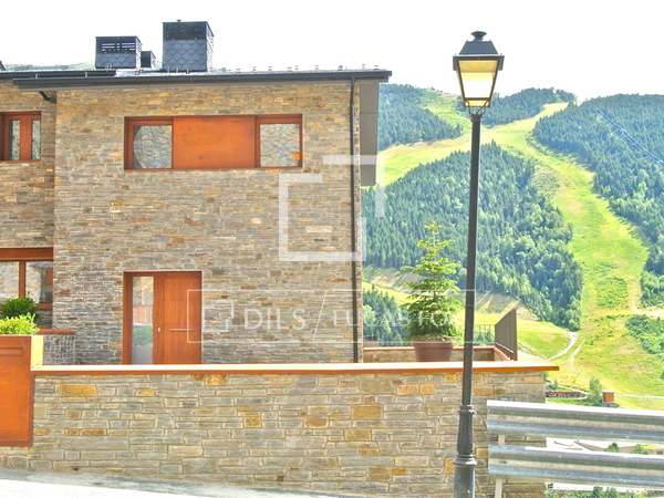 Casa / Vila de 286m² with 178m² terraço à venda em Grandvalira Ski area