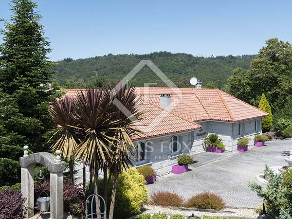 Villa de 883 m² en venta en Ourense, Galicia