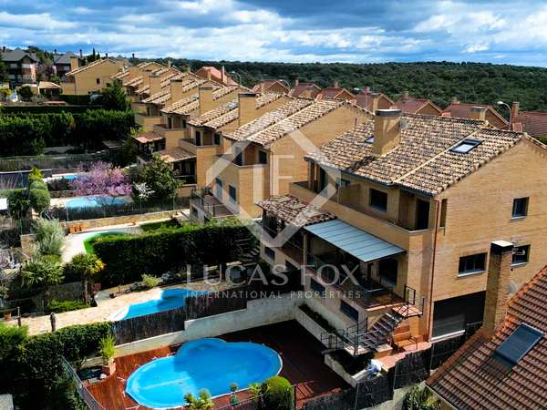 343m² house / villa for sale in Torrelodones, Madrid