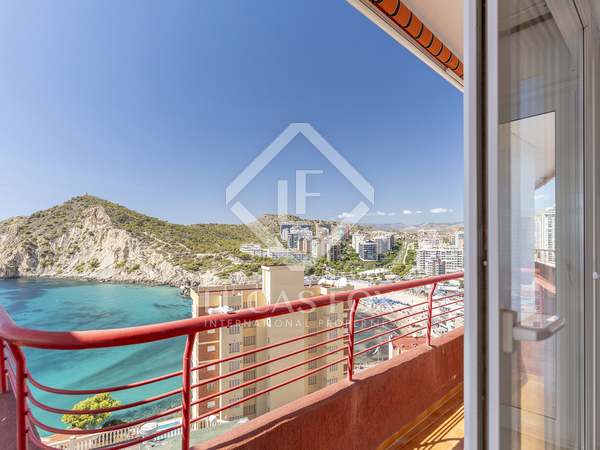 279m² takvåning med 259m² terrass till salu i Benidorm Poniente