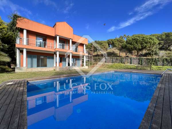 480m² house / villa with 1,850m² garden for sale in Sant Andreu de Llavaneres