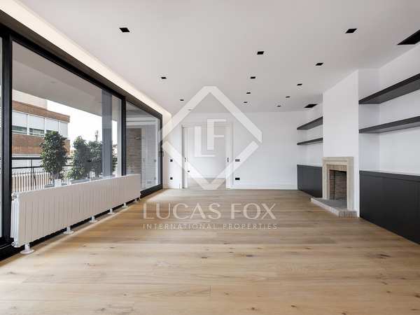 285m² apartment with 30m² terrace for sale in Turó Park