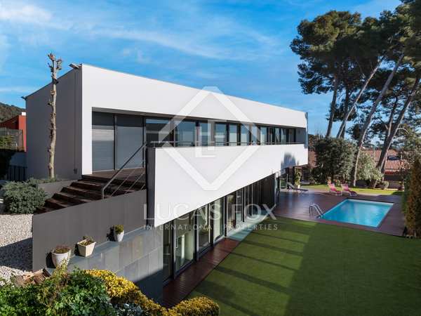 Villa de estilo contemporáneo en venta en Premià de Dalt