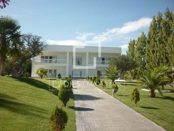 Casa / Vila de 650m² à venda em Ciudalcampo, Madrid