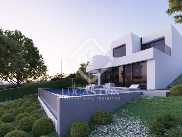 274m² house / villa with 1,400m² garden for sale in Torrelodones