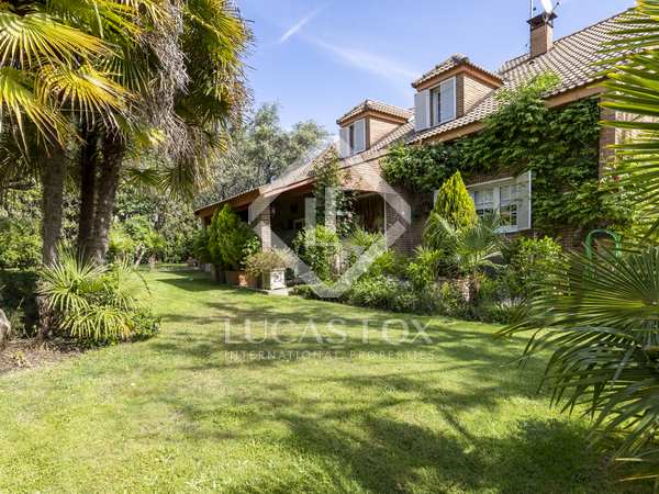 425m² house / villa for sale in Las Rozas, Madrid