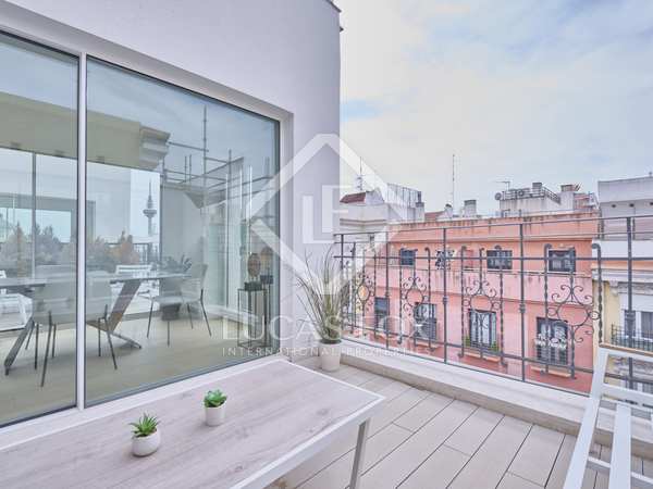 231m² penthouse with 80m² terrace for sale in Goya, Madrid