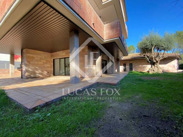 340m² apartment with 318m² garden for sale in Sant Cugat