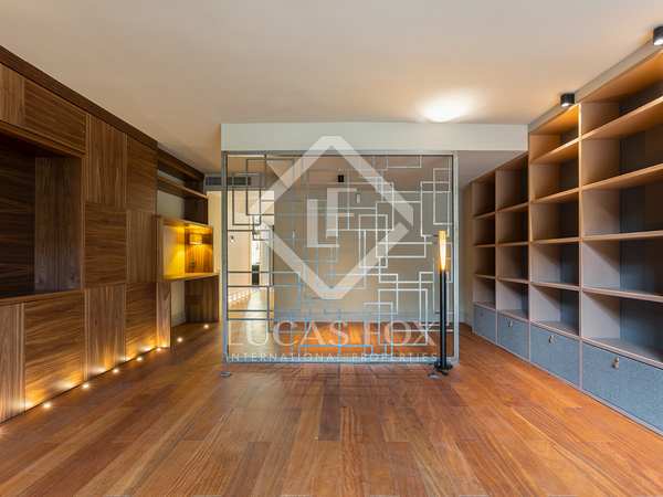126m² apartment with 80m² terrace for sale in Les Corts