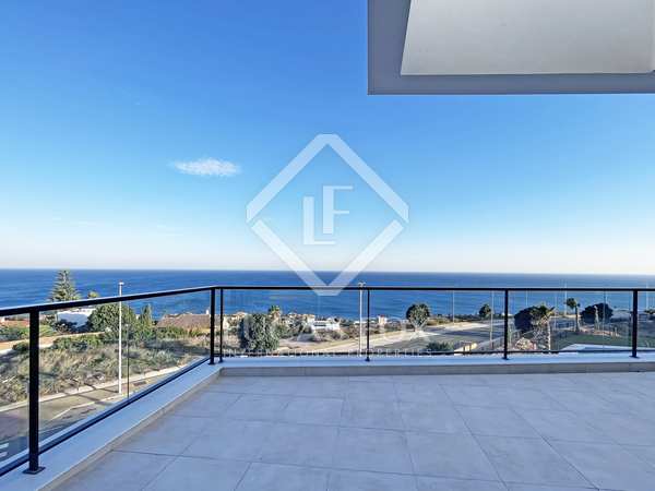 120m² apartment with 155m² terrace for sale in Estepona