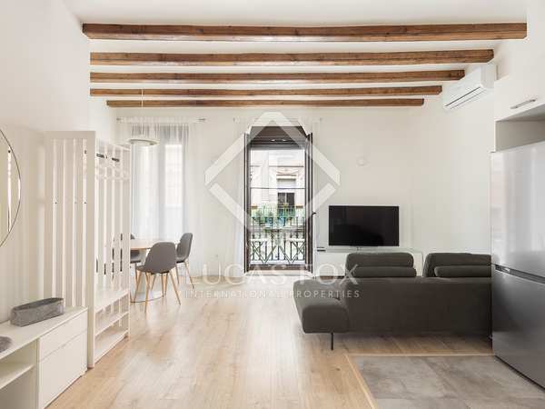 Apartmento de 75m² with 7m² terraço à venda em Sants