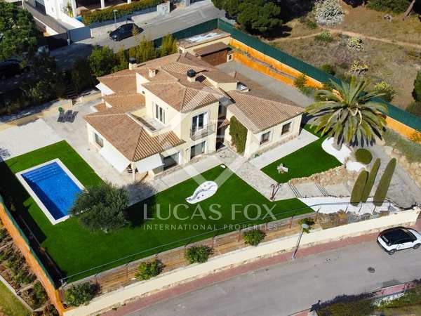 Huis / villa van 325m² te koop in Sant Feliu, Costa Brava