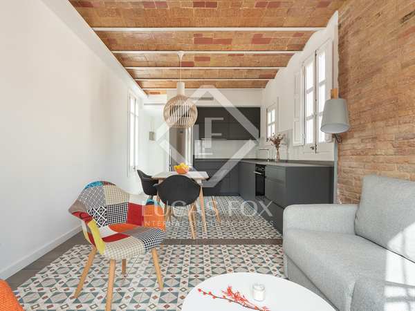 50m² penthouse with 60m² terrace for rent in Eixample Right