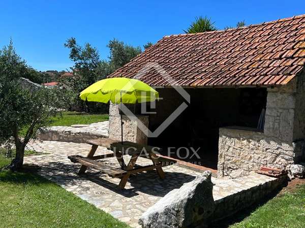 250m² country house with 1,200m² garden for sale in Porto