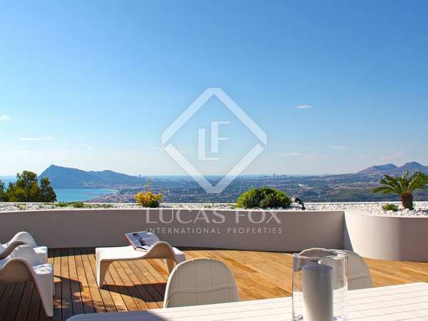 477m² penthouse with 105m² terrace for sale in Altea Town