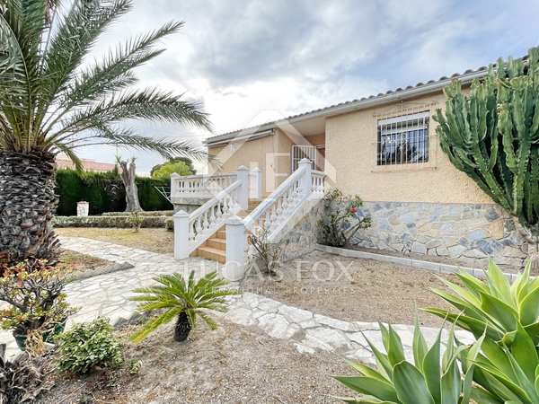 151m² house / villa for sale in Playa Muchavista, Alicante